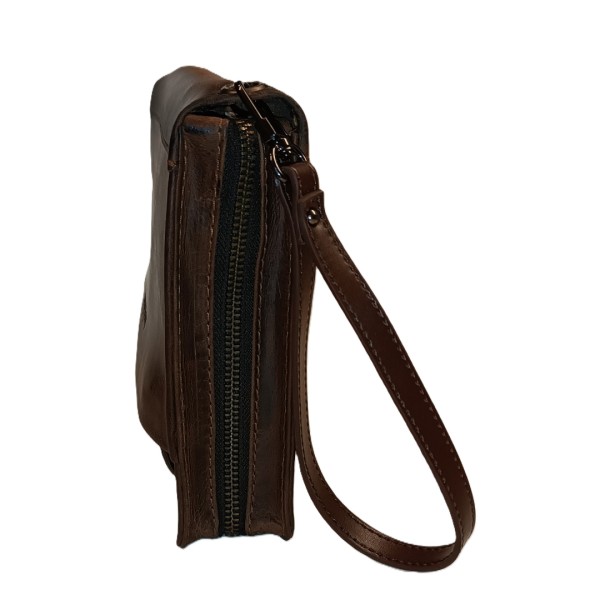 Handgelenktasche KANT aus braunem Leder Handgelenktasche KANT aus braunem Leder